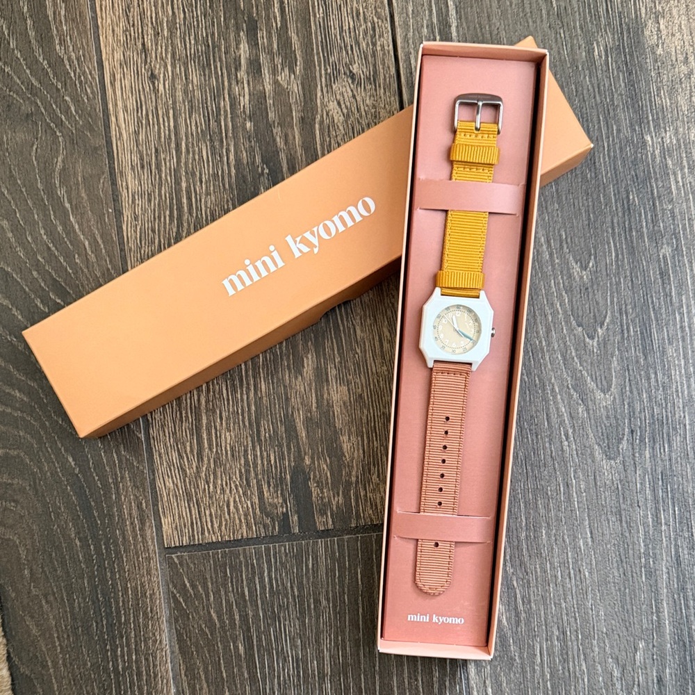 Mini Kyomo Kids’ Sunburn Watch—Japanese Movement - Picture 2 of 16